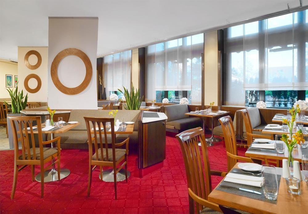 Отель Sheraton Muenchen Westpark Hotel  Экстерьер фото