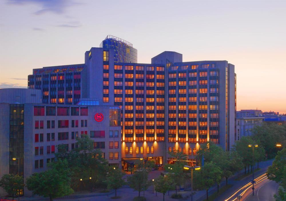 Отель Sheraton Muenchen Westpark Hotel  Экстерьер фото