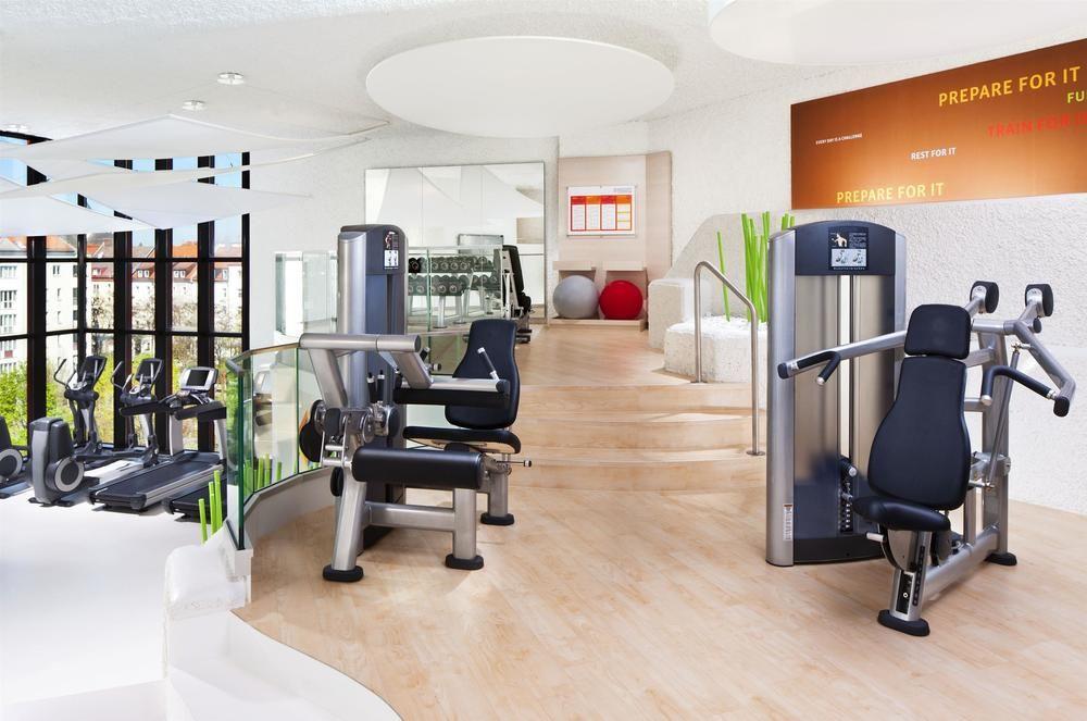 Отель Sheraton Muenchen Westpark Hotel  Экстерьер фото