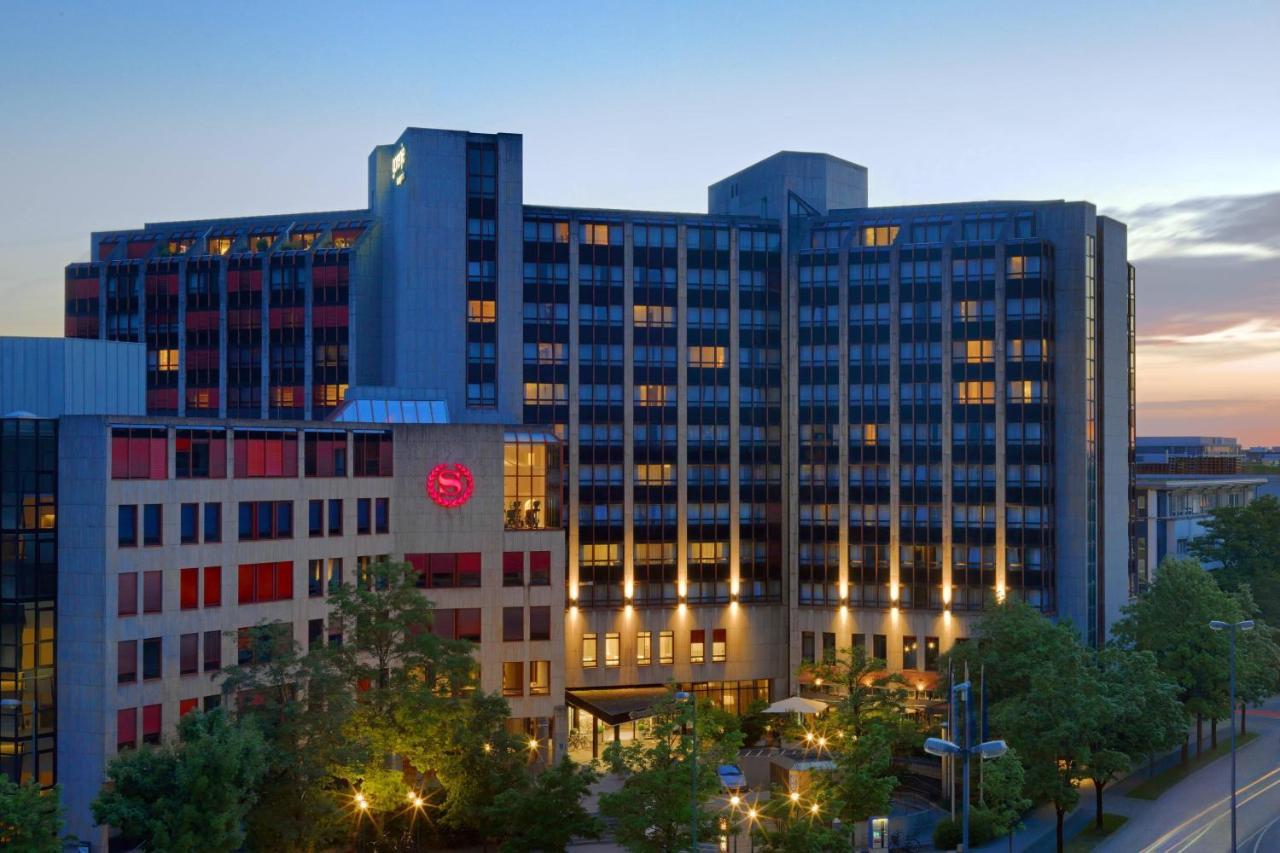 Отель Sheraton Muenchen Westpark Hotel  Экстерьер фото