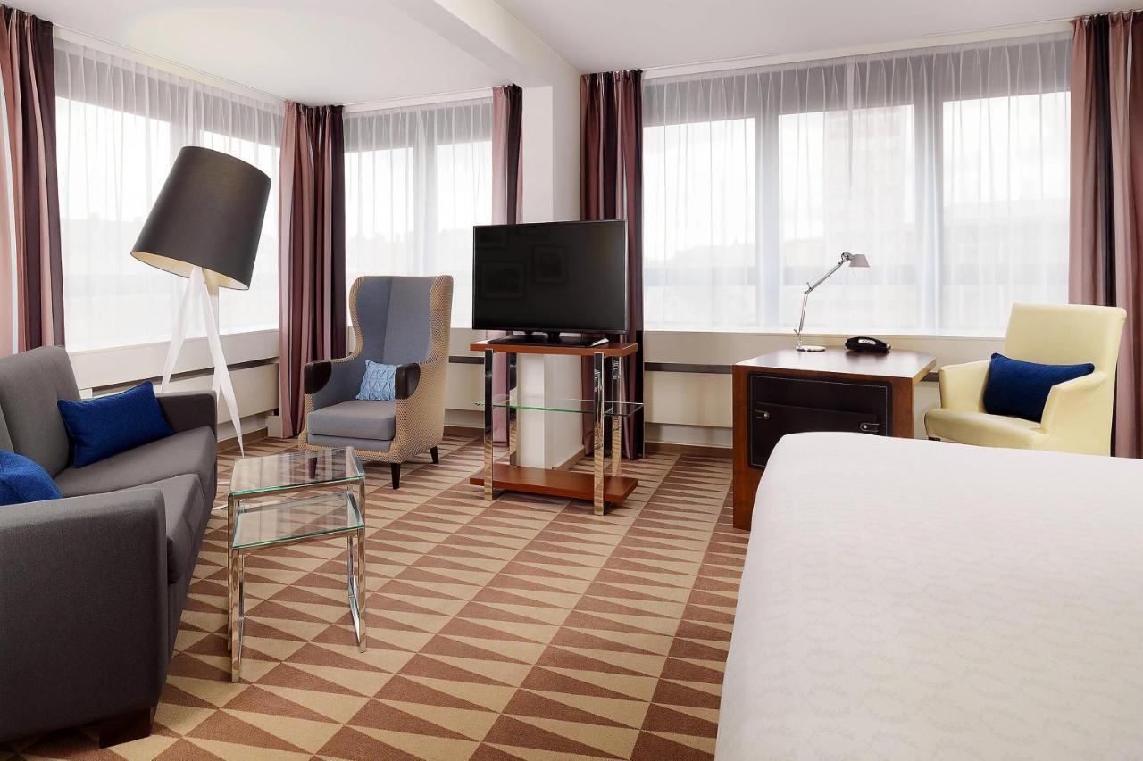Отель Sheraton Muenchen Westpark Hotel  Экстерьер фото