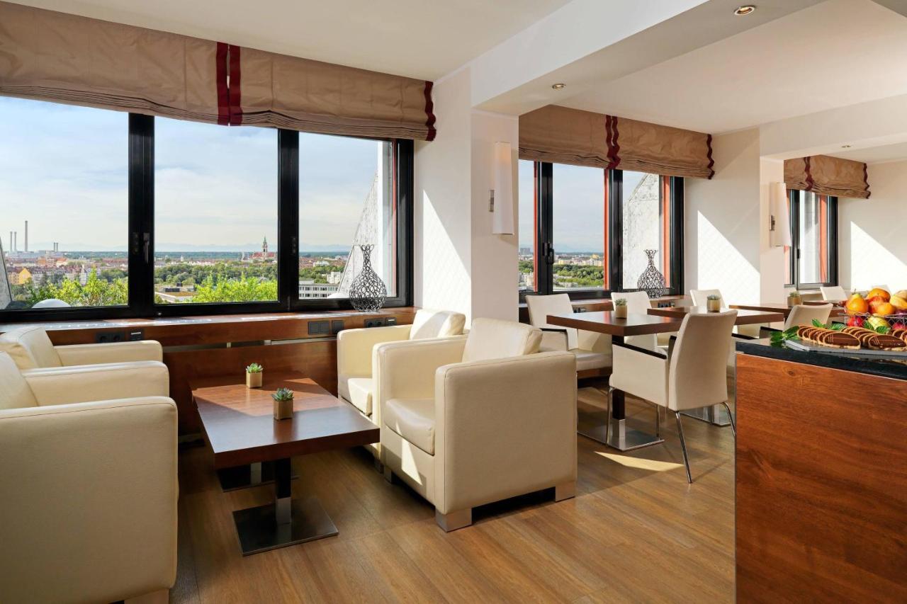 Отель Sheraton Muenchen Westpark Hotel  Экстерьер фото